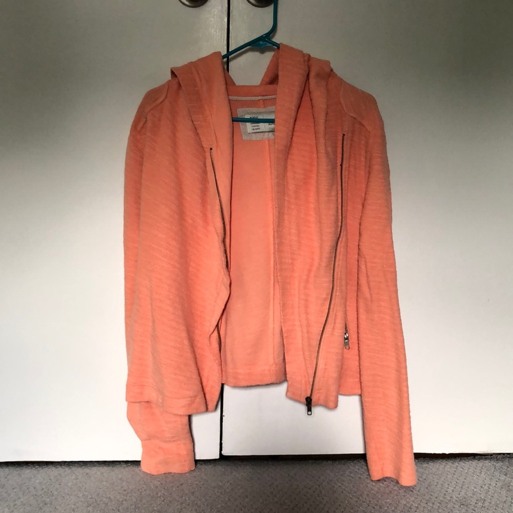 Size Medium peach sweatshirt from Anthropologie!